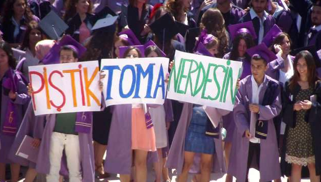 Mezuniyet töreninde direndiler - Resim: 2