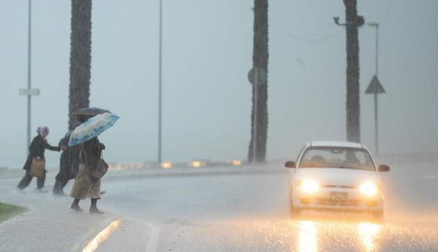 İzmir sele teslim - Resim: 2