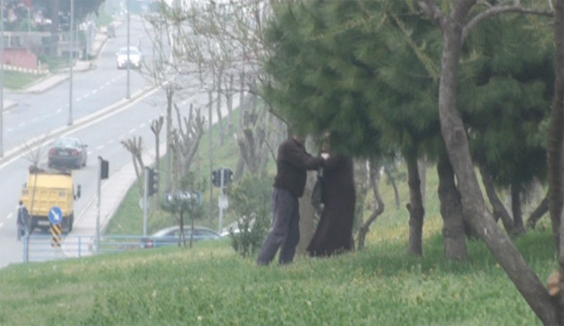 Kadına sokak ortasında dayak - Resim: 3