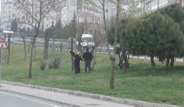 Kadına sokak ortasında dayak - Resim: 2