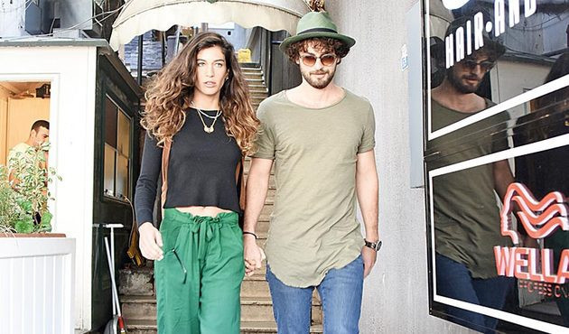 Dudak dudağa bu fotoğraf tüm sosyal medyayı yıktı geçti - Resim: 2