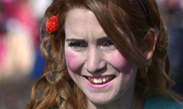 Kızlar her yıl koca bulma festivali yapıyor - Resim: 1