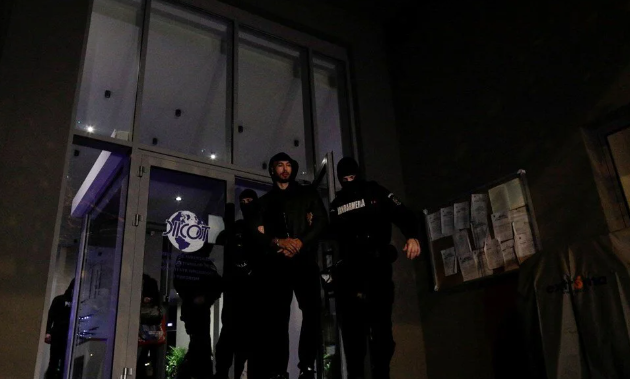 Fenomenin evine polis baskını! Andrew Tate tutuklandı şok suçlama: Kadınları... - Resim: 0