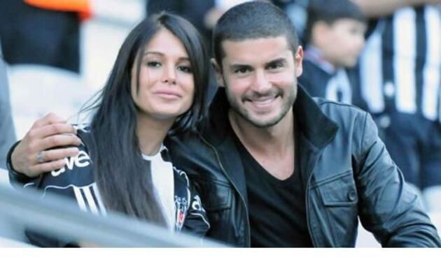 Trans bireyle aldatma, +18 fotoğraf ifşası! Yasak Elma Berk Oktay'ın babası gelinini arayıp... - Resim: 1