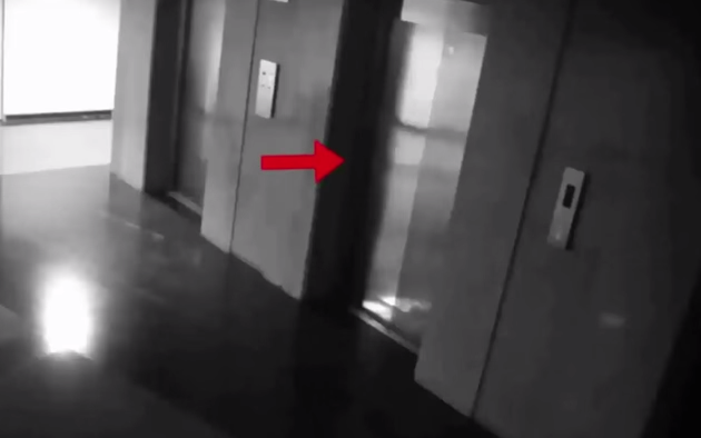 Bu fotoğraftaki kişiye dikkat öyle bir şey yaptı ki... - Resim: 2