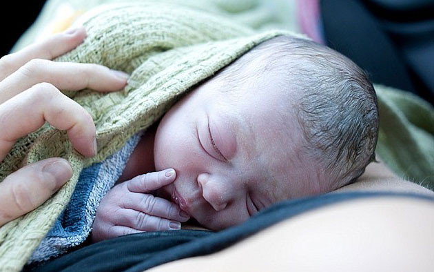 Sürücü koltuğunda böyle doğum yaptı! - Resim: 2