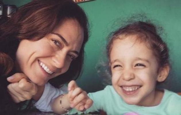 Ceyda Düvenci'den duygusal mesaj! "Sen benim kahraman kızımsın" - Resim: 4