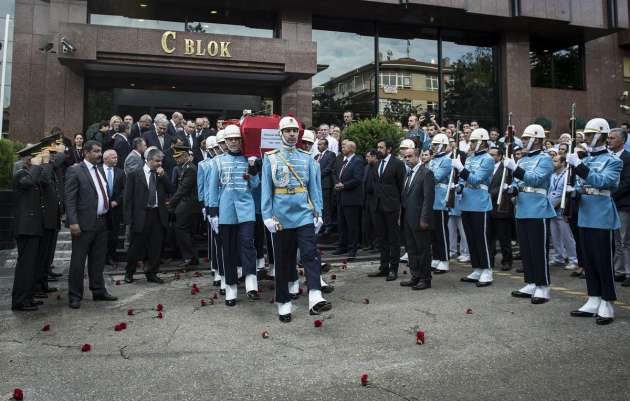 Süleyman Demirel son yolculuğuna uğurlanıyor - Resim: 2