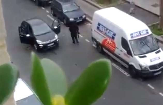 Charlie Hebdo mizah dergisine saldırı anı - Resim: 1