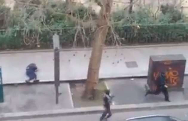 Charlie Hebdo mizah dergisine saldırı anı - Resim: 4