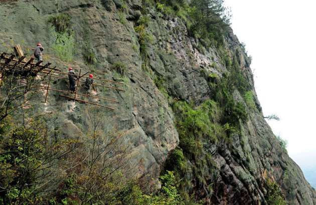 Ölümle burun buruna çalışan işçiler - Resim: 4