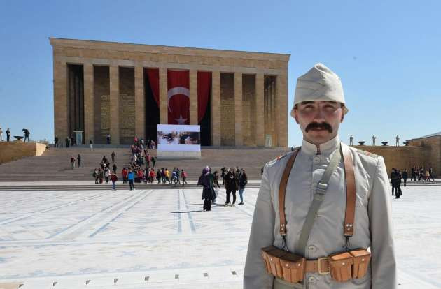 Anıtkabir'de asker Çanakkale üniforması giydi - Resim: 1