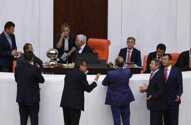 TBMM Genel Kurulu olağanüstü toplandı! İşte özel kareler - Resim: 3