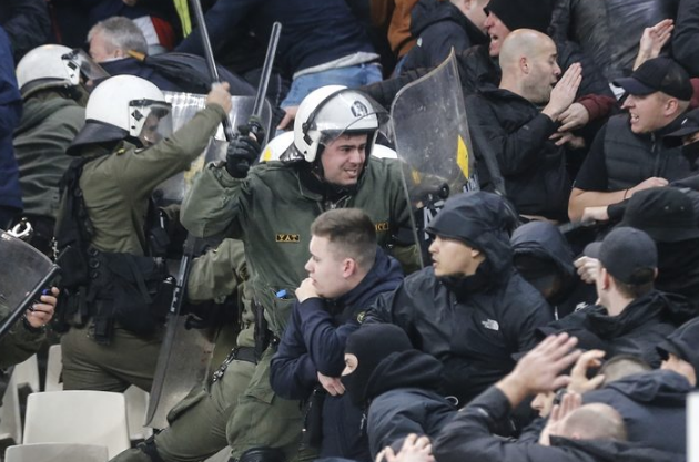 Dev maç öncesi ortalık karıştı tribünde kan döküldü! - Resim: 3