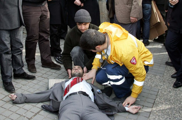 Binlerce kişi şehit polisi uğurladı! - Resim: 3