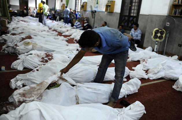 Mısır'da katledilenler camiye dolduruldu - Resim: 4