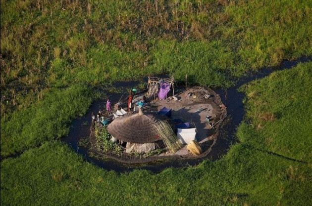 Bu insanlar bataklıkta yaşıyor - Resim: 4