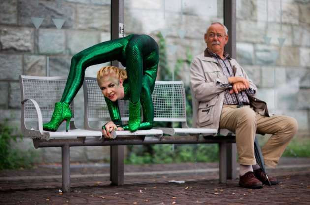 Bu kız her yere sığıyor! - Resim: 3