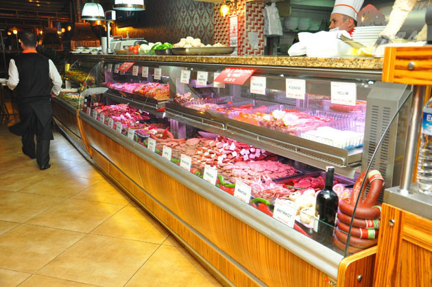 Çınaraltı'nda aşk ateşinde pişiriyorlar - Resim: 4