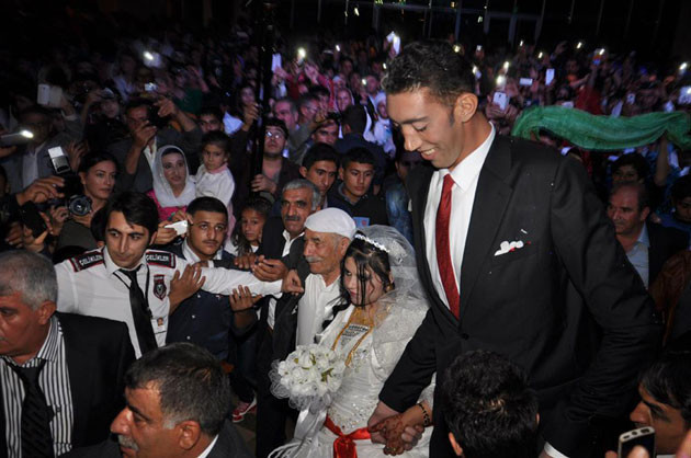 'Dünya Devi' dünya evine girdi - Resim: 2