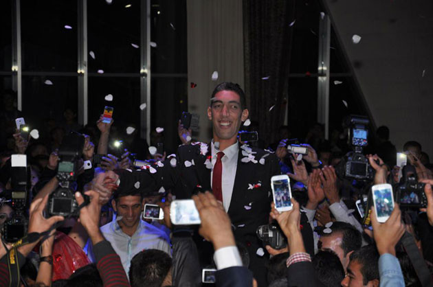 'Dünya Devi' dünya evine girdi - Resim: 3