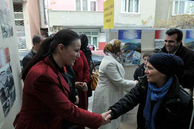 Başkan Yazıcı ve Eşinden Bitlisliler Derneği’ne Ziyaret - Resim: 2