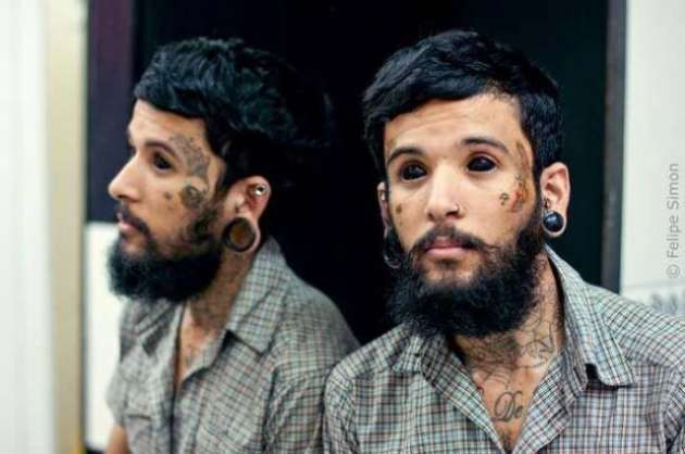 Gözlerine dövme yaptıran çılgınlar - Resim: 1