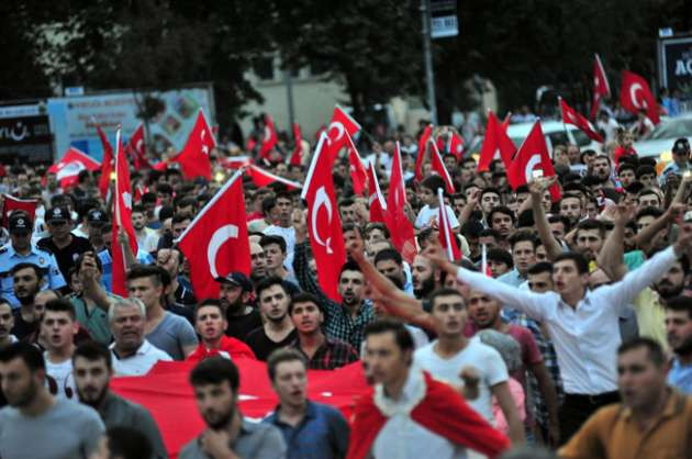 Terör saldırısı insanları sokağa döktü - Resim: 4