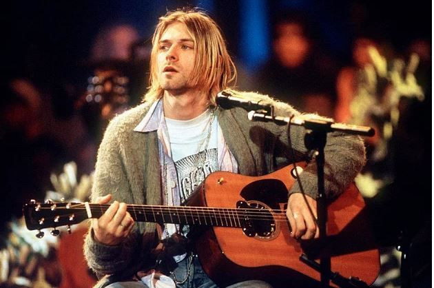 Kurt Cobain’in gitarı rekor fiyat! 6 milyon dolara alıcı buldu - Resim: 2