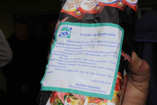 Kılıçdaroğlu'nun parasıyla sucuk dağıttı - Resim: 1