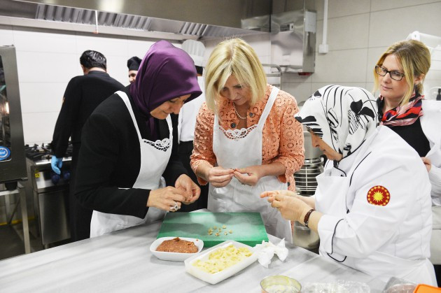 Firts Lady'lerin mantı keyfi - Resim: 2