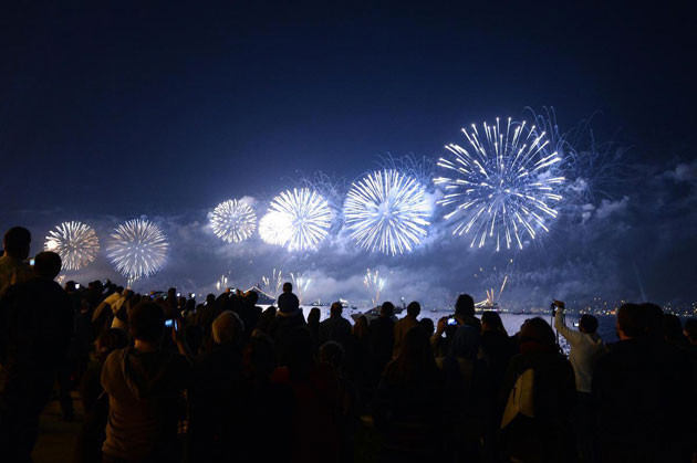 İstanbul'da muhteşem havai fişek gösterisi - Resim: 4