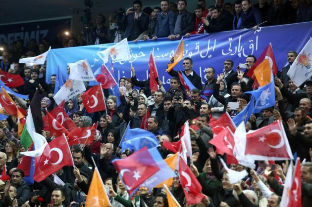 AK Parti kongresine damga vuran afişler - Resim: 2