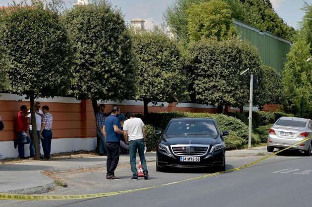 Murat Sancak kurşunlandı arabasının hali - Resim: 1