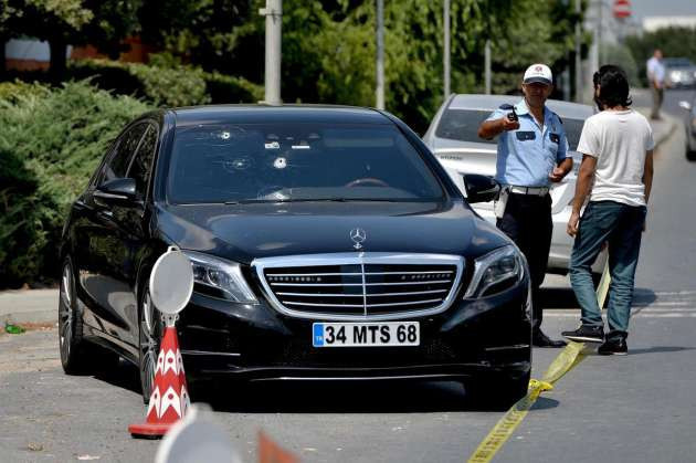 Murat Sancak kurşunlandı arabasının hali - Resim: 4