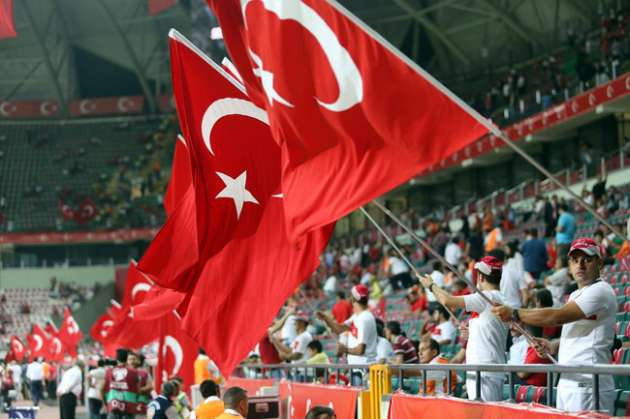 Her yer kırmızı beyaz! - Resim: 1