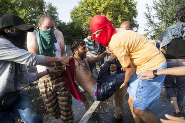 Sığınmacıların sabrı taştı! - Resim: 3