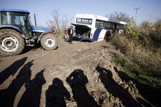 Patriot heyeti çamura saplandı - Resim: 3