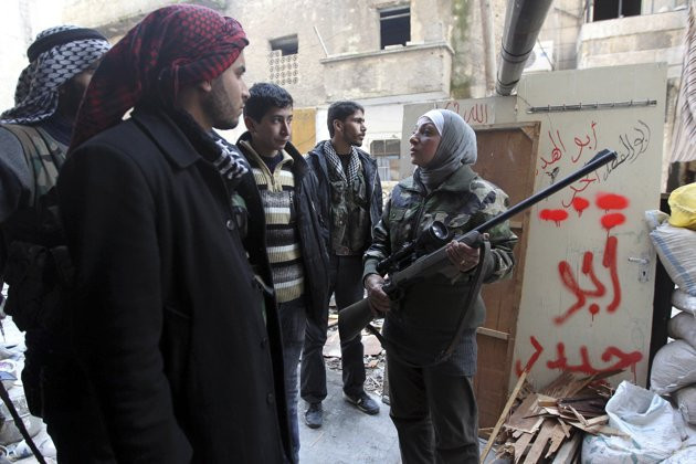 Suriye'deki keskin nişancı kadın - Resim: 2