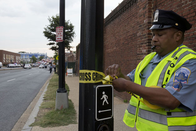 ABD'de donanma üssünde silahlı saldırı - Resim: 3