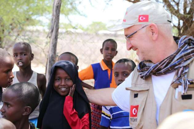 Kenya'da 10 bin kişiye kurban eti dağıtıldı - Resim: 1