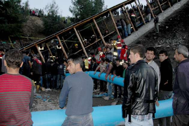 Madenci yakını bakana sarılıp ağladı - Resim: 3