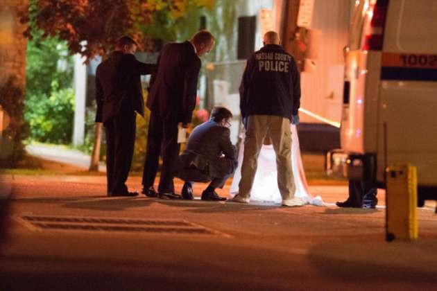 Annesinin kafasını kesti şaka zannettiler - Resim: 4