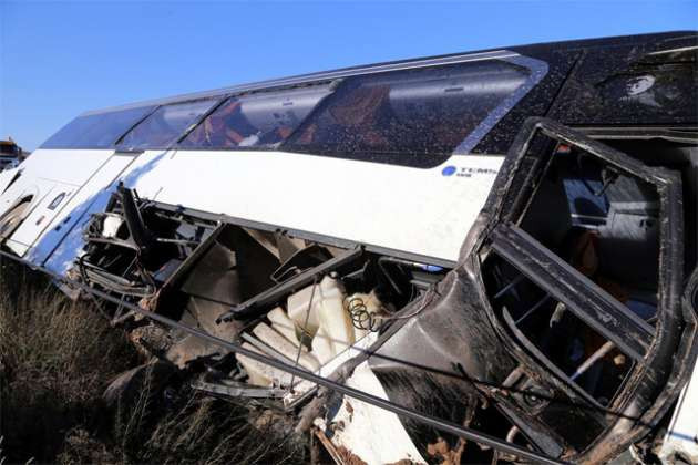 Eskişehir'de öğrencileri taşıyan otobüs devrildi - Resim: 4