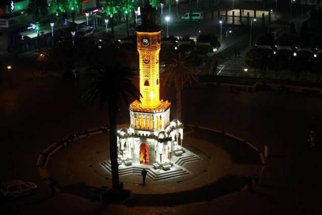 Saat Kulesi turuncuya büründü - Resim: 3