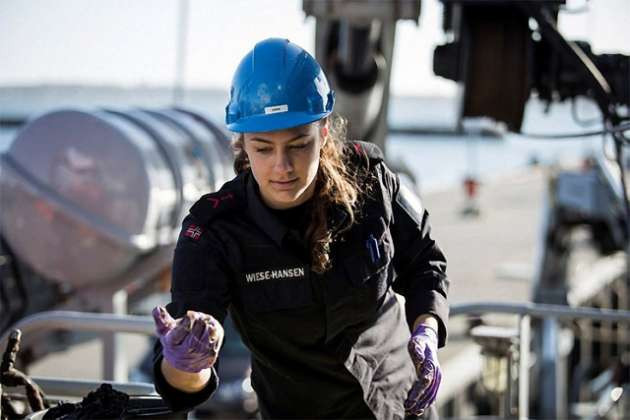 Bu kışlada kadın-erkek birlikte kalıyor! - Resim: 2