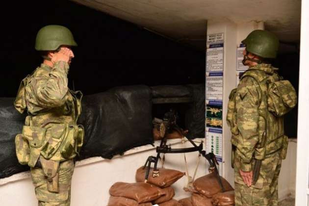 Mehmetçiğe yılbaşı sürprizi! - Resim: 1