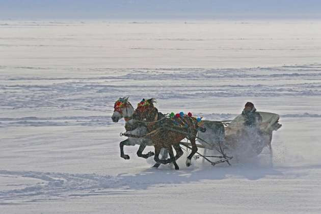 Donan göl üzerinde atlı kızak şov - Resim: 3