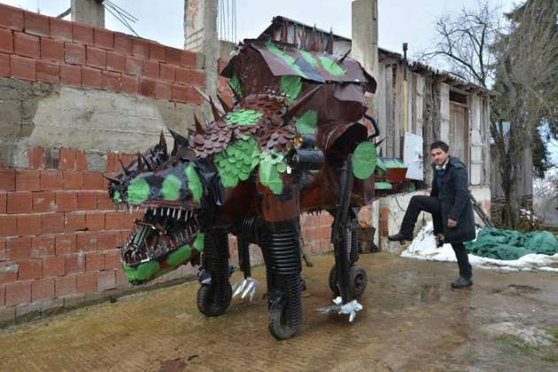 Dinazor görünümlü füzeatar - Resim: 2