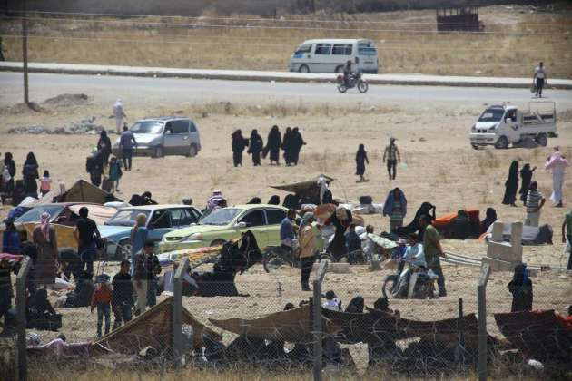 Suriyelilerin sınırda bekleyişi sürüyor - Resim: 3